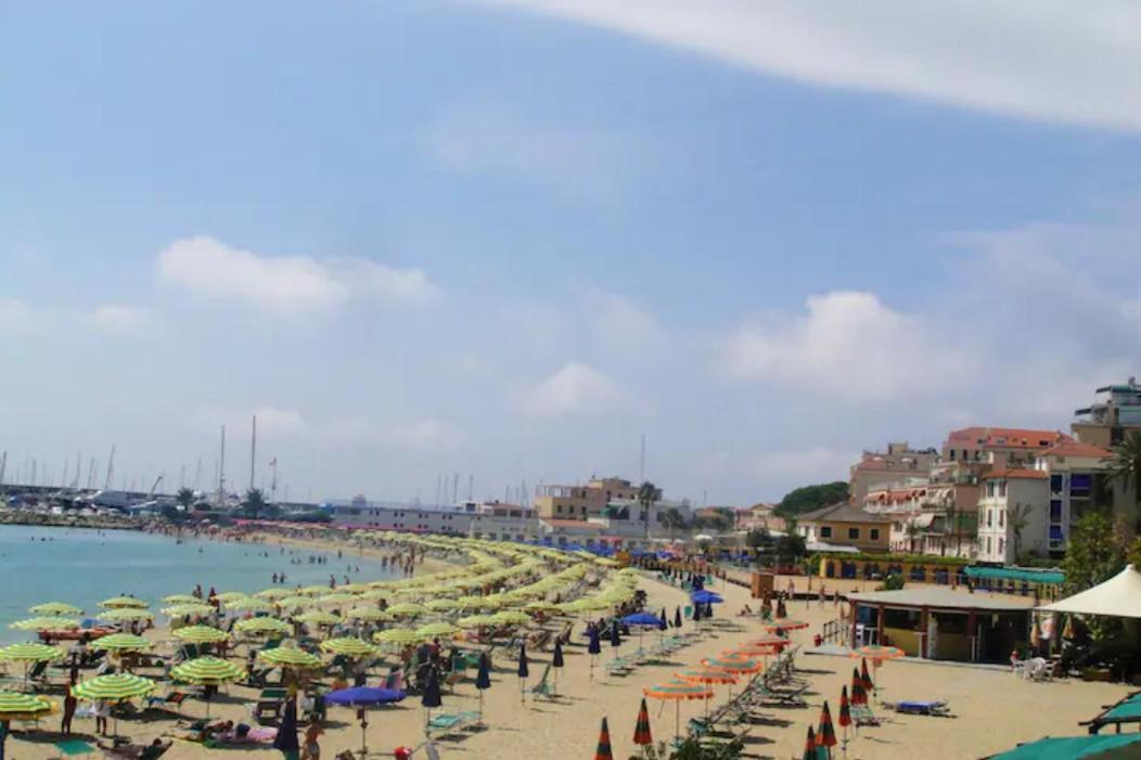 Giardino In Citta; Centralissimo سانريمو المظهر الخارجي الصورة